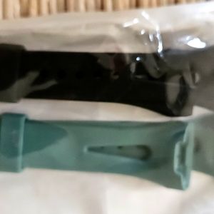 Fitbit Charge 3 straps.